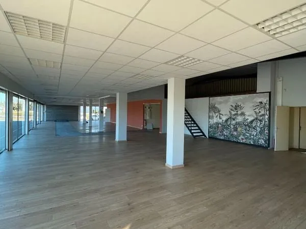 Local commercial 400 m² SAINT JUNIEN