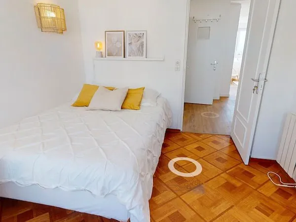 Chambre 5 pièces 82 m²