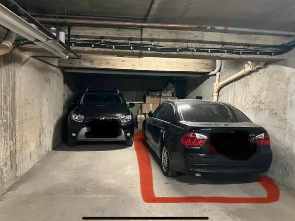 Loue parking - 15m²