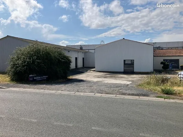 Local bureaux 128 m²