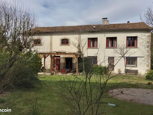 Ancien chai en pierre coeur village grand terrain