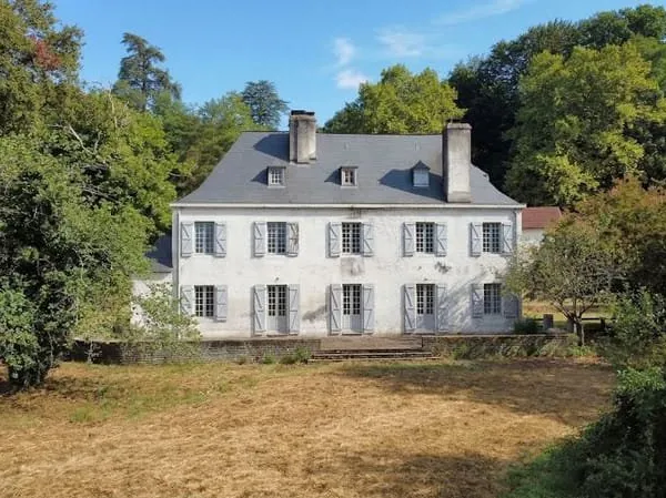 Propriété 11 pièces 387 m²
