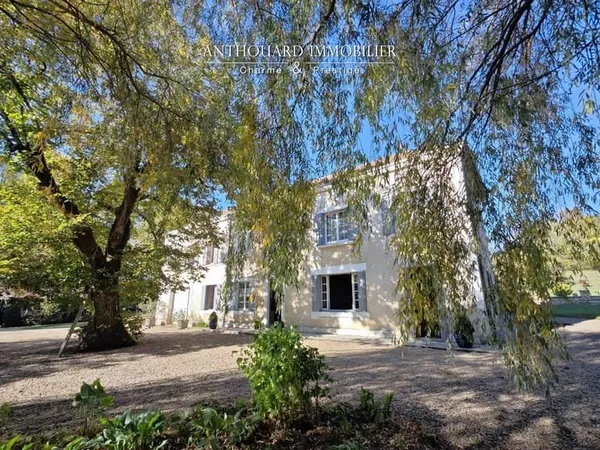 Ancien moulin sur 3 ha, étang et bief