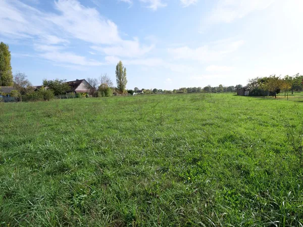 SAVONNIERES - Terrain à bâtir libre constructeur