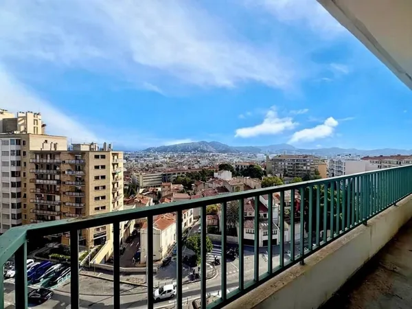 Exclusivité - Marseille 6ème - Vauban - Idéal investissement Appartement 3 pièces de 51 m² avec 2 ba