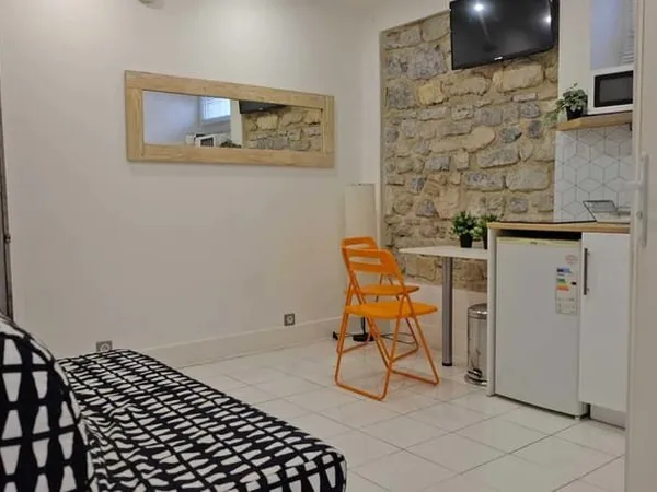 Studio 13 m2 meublé centre ville Biarritz avec parking privatif