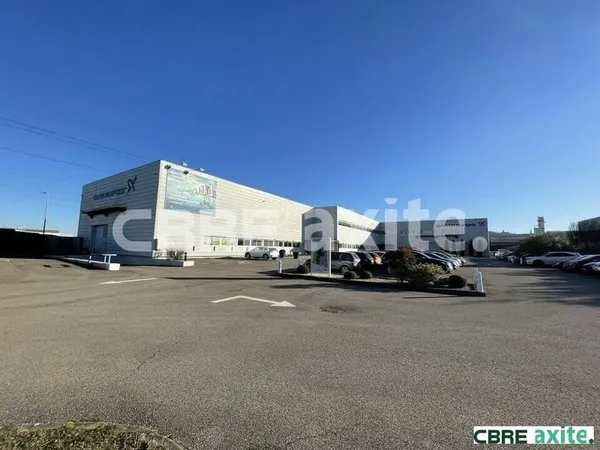 Local d'activité 3838 m²