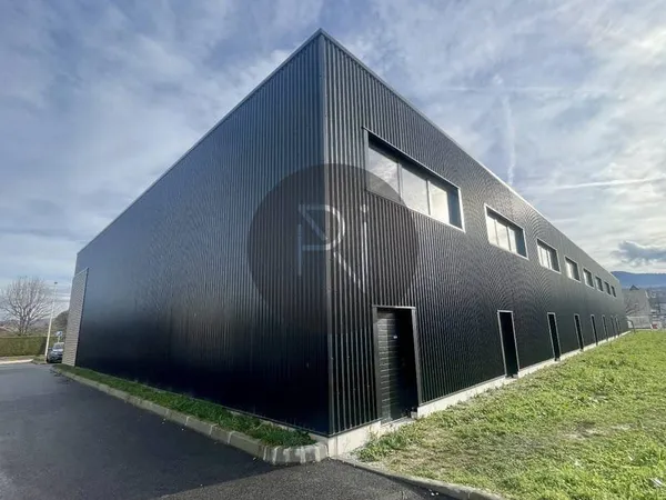 Local commercial 170 m²