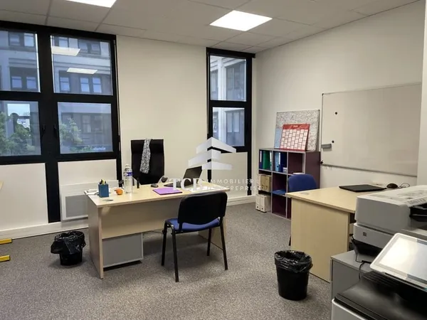 Bureaux 243 m²