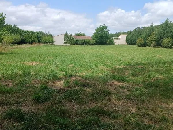 Terrain constructible avec C.U