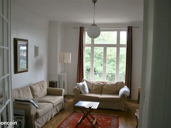 Appartement familial immeuble bourgeois T3 91m2 proximité Métro Lille Euratechnologie