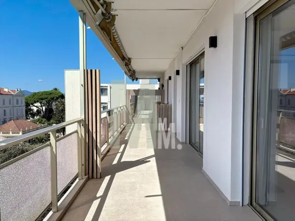 Lumineux 3 pièces vue mer - Cannes pointe Croisette