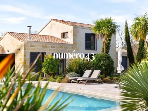Vends villa - 198.8m² - 7 pièces, 5 chambres - Grayan-et-l'Hôpital 33590