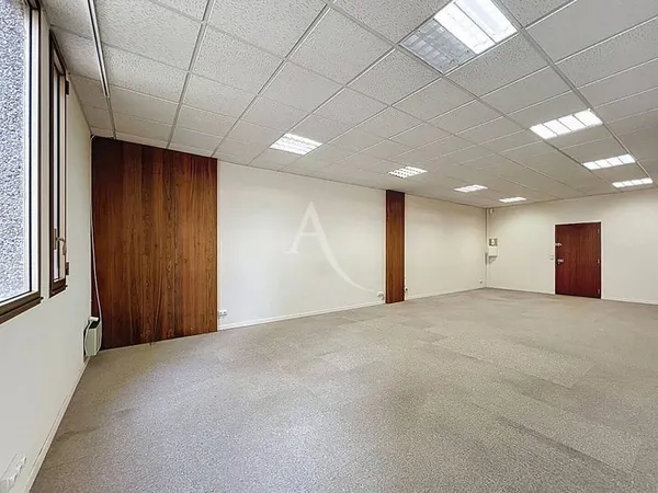 Bureaux 53 m²