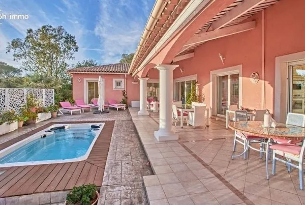 Maison 9 pièces 320 m²