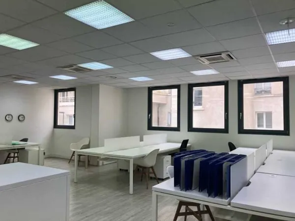 Bureaux 2 pièces 380 m²