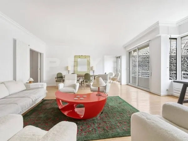 Appartement 5 pièces 144 m²