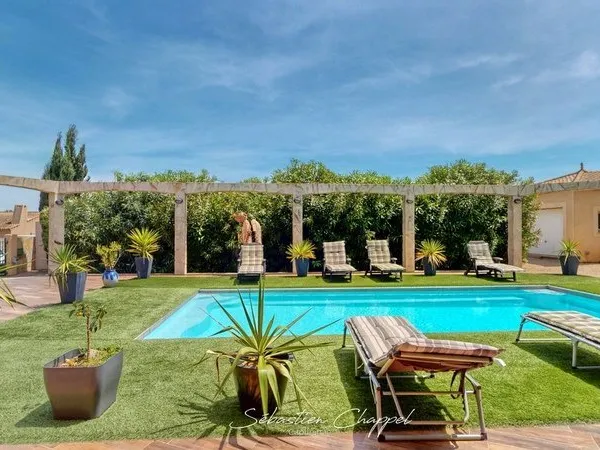 Maison à vendre 10 pièces proche de PEZENAS (34)