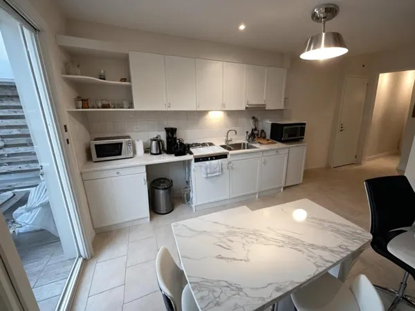 Appartement de standing T5 de 117 m2 Louée 840e