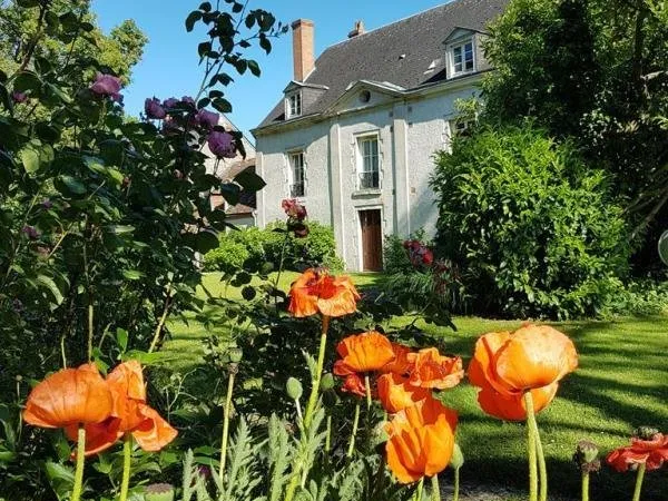 CHAINGY - Maison Bourgeoise de 370 m² - Parc de 6000 m² - Maison de gardien