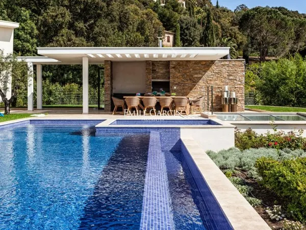 Villa de Prestige à la location - La Croix Valmer - Vue mer
