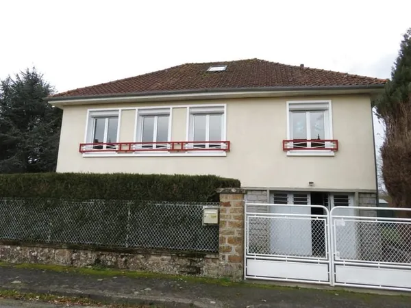 Maison de ville sur sous-sol avec 3 chambres et jardin