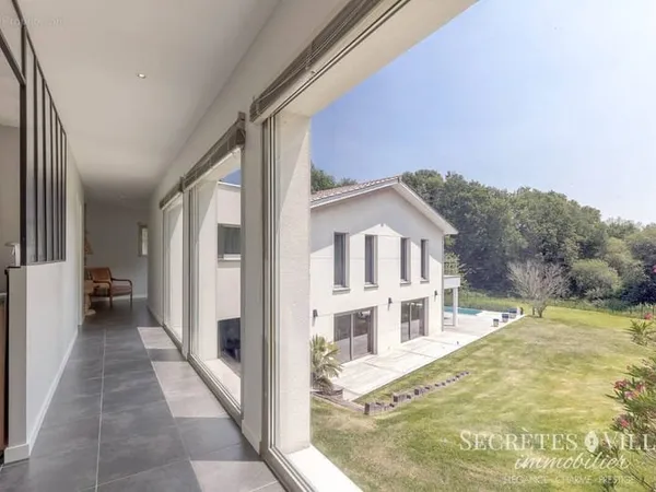 Fargues st hilaire superbe villa d'architecte 210 m2 et 2466m2