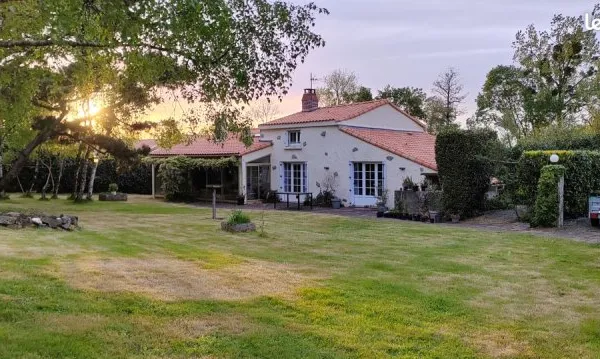 Maison avec grand jardin arboré, calme et sans vis-à-vis - à 30 minutes de Nantes