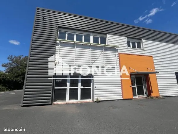 Local commercial 210 m²