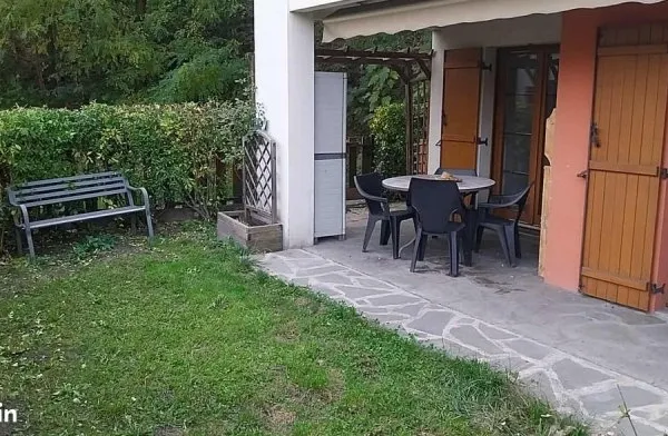 À louer - Appartement meublé 3 pièces - 65 m² avec terrasse, jardinet et parking - Bourg-Saint-Mauri