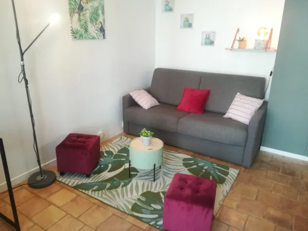 BEAU STUDIO 17m² Paris 7ème proche rue CLERC