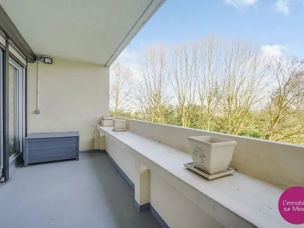 Appartement avec vue dégagée sur le golf À Vendre