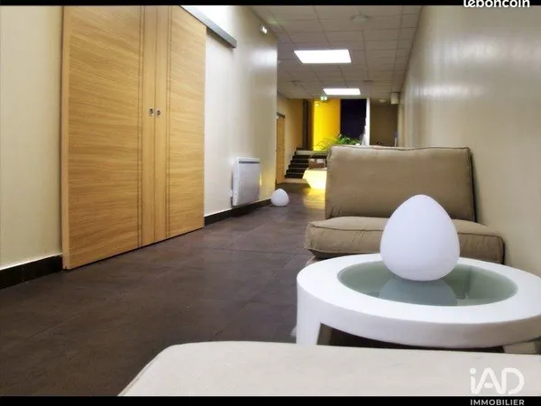 Immeuble commercial 352 m²