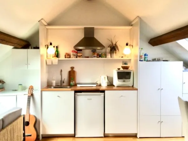 Loue charmant studio plein Sud 28m² Garches (92) à 12´ de La Defense et 25´ de Paris
