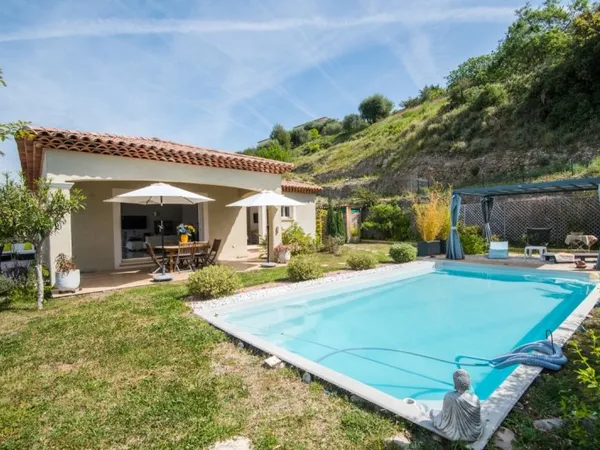 NICE COLLINES - VILLA D'ARCHITECTE DE 164 M² A VENDRE - VUE DEGAGÉE - PRESTATIONS HAUT DE GAMME - PI