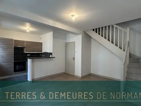 Charmant Duplex rénové de 56m² Carrez situé au 3e étage d'un immeuble proche des commerces et de la 