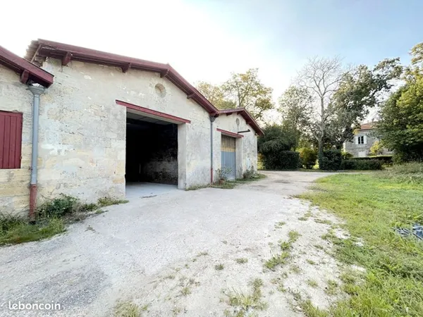 Local 243 m² SAINT VINCENT DE PAUL