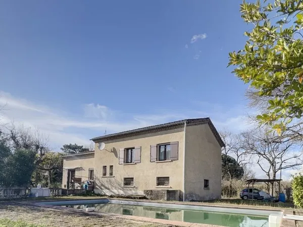 Grande Maison avec piscine à Cambounet-Sur-Le-Sor