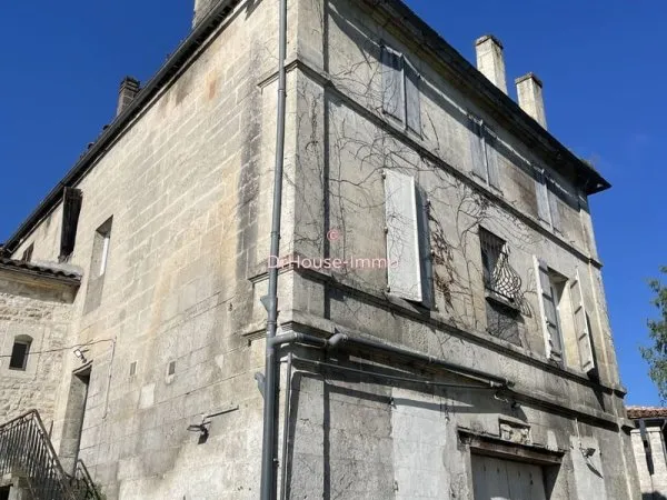 16160 gondpontouvre a vendre immeuble 8 appartements INVESTISSEUR