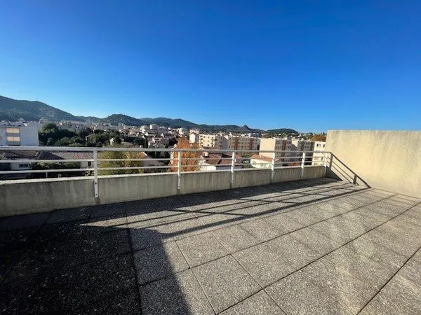 ALES - RARE - PROCHE CENTRE VILLE - APPARTEMENT T5 - 160.31