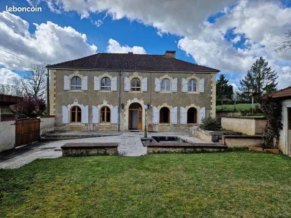 Propriété de 7 pièces 193 m² habitable avec 3 grandes annexes en accès direct depuis l'habitation