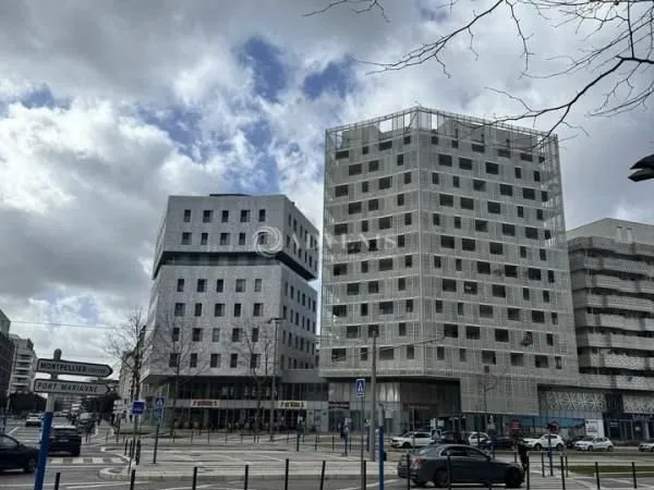 Bureau 210 m²