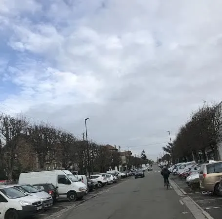 Boutique 184 m² LIVRY GARGAN