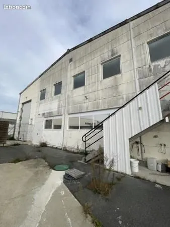 Bureau 385 m²
