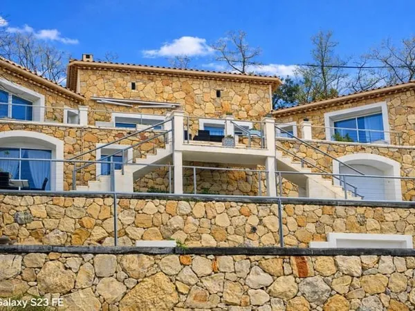 Bastide en pierre: Le Cannet Des Maures 7 pièce(s) 190 m2, terrain, piscine, Pool House,F2 indépenda