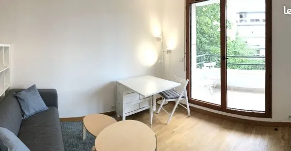 Studio meublé 30 m² + terrasse 7 m² - 1 200 cc