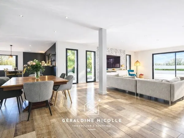 Villa contemporaine avec piscine - prestations de qualité - 5 chambres - 215m2