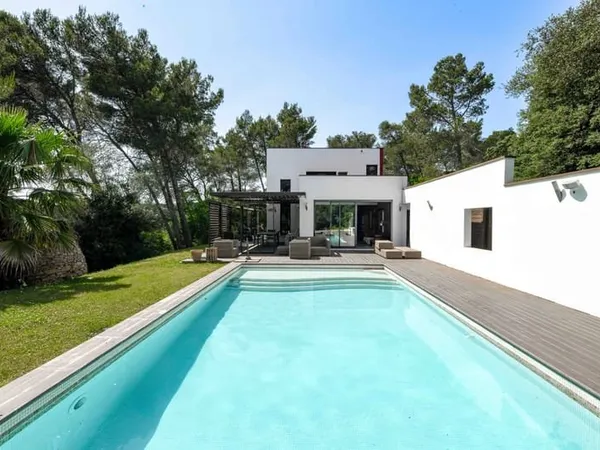 Maison 4 pièces 192 m²