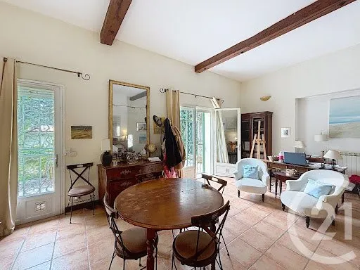 Maison 6 pièces 181 m²