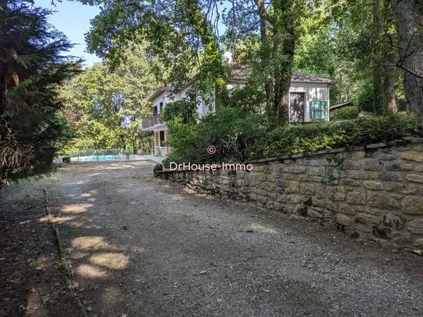 Maison 10 pièces 180 m²
